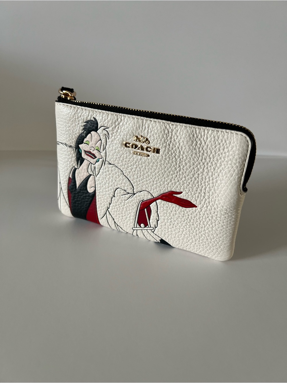 Coach White Leather Cruella Zip Wristlet with Red Accents
